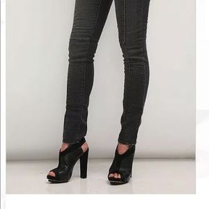 SOLD !!! Stitch HAYDEN jeans. Size 28.